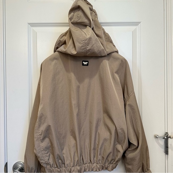 Weekend Max Mara Tan Hooded Taffeta Bomber Jacket. New. Never worn - Picture 13 of 16